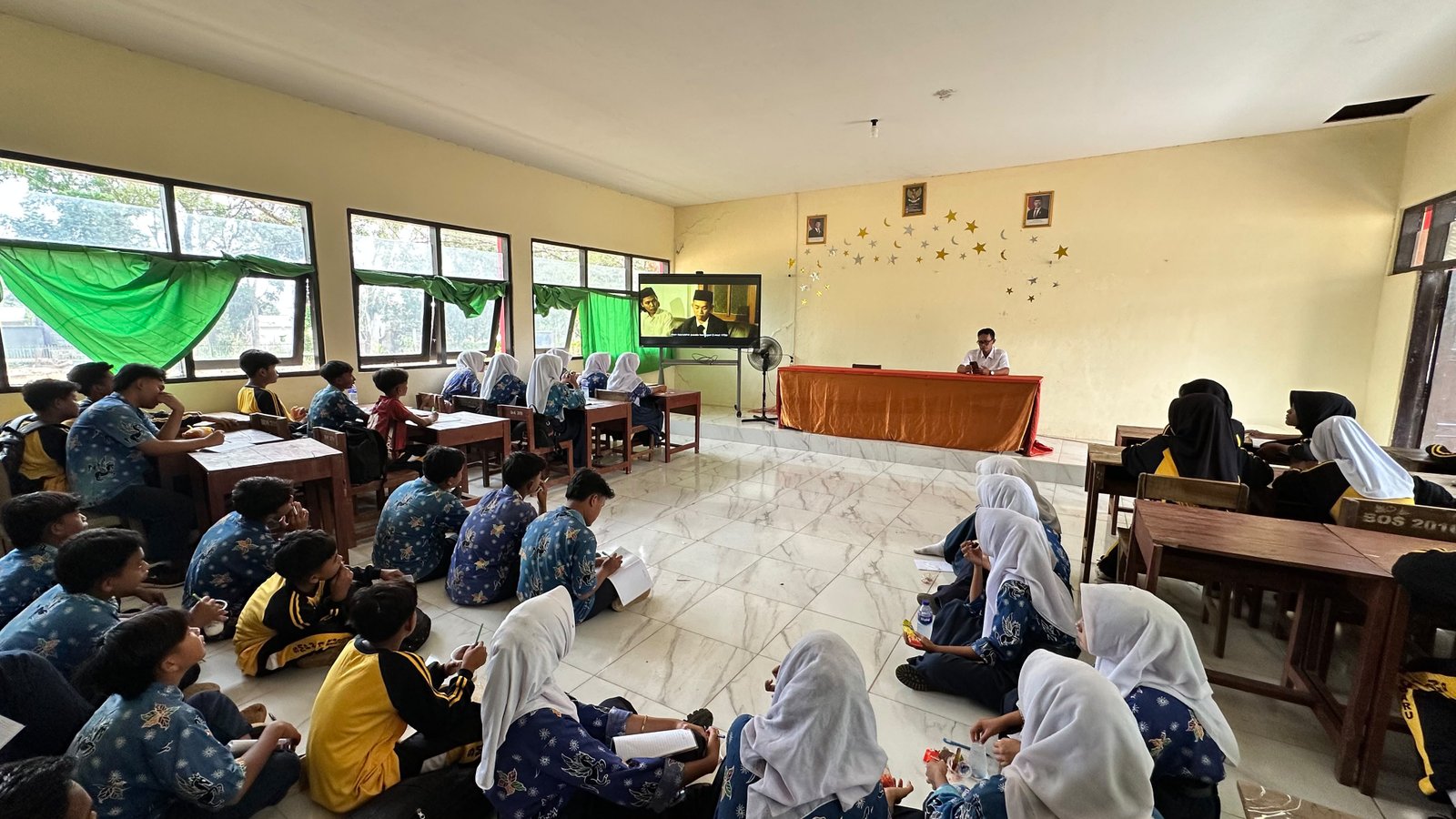 Peringati Hari Sumpah Pemuda ke-98, SMP Negeri 1 Rubaru Tanamkan Semangat Persatuan dan Nasionalisme